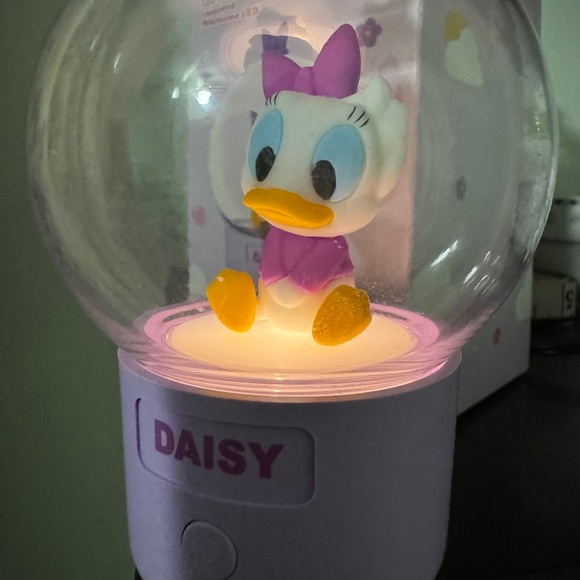 Disney Daisy Duck LED Night Light - Picture 2 of 6